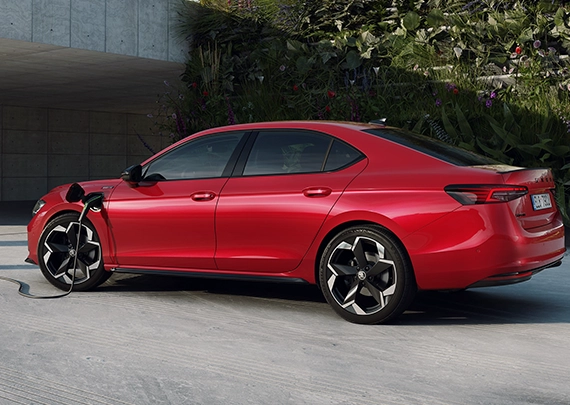 Yeni Škoda Superb PHEV